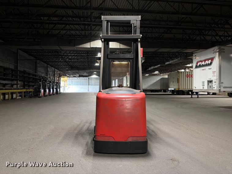 image for item NF9623 2005 Raymond SA-CSR30T swing carriage forklift