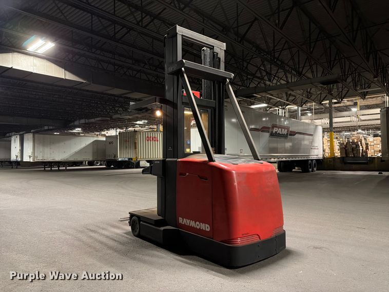 image for item NF9623 2005 Raymond SA-CSR30T swing carriage forklift