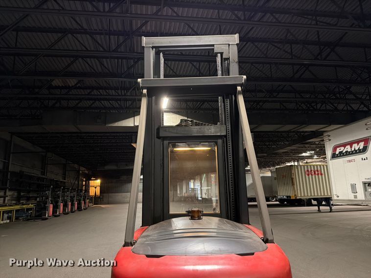 image for item NF9623 2005 Raymond SA-CSR30T swing carriage forklift