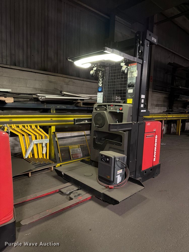 2016 Raymond 640 OPC30TT order picker