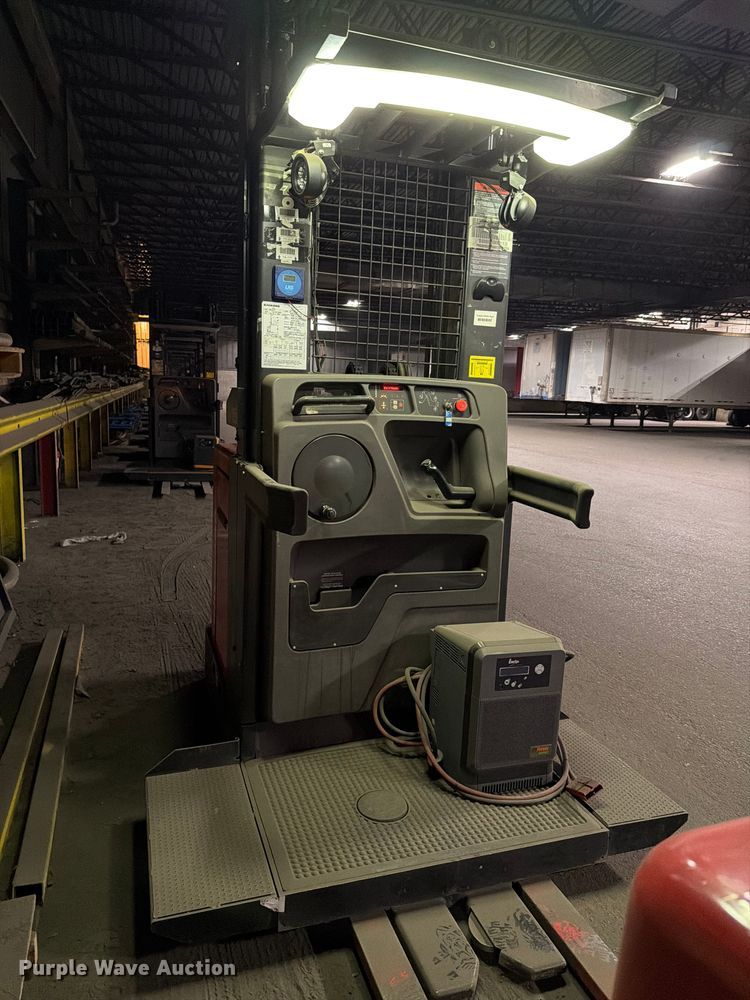 image for item NF9626 2016 Raymond  640 OPC30TT order picker