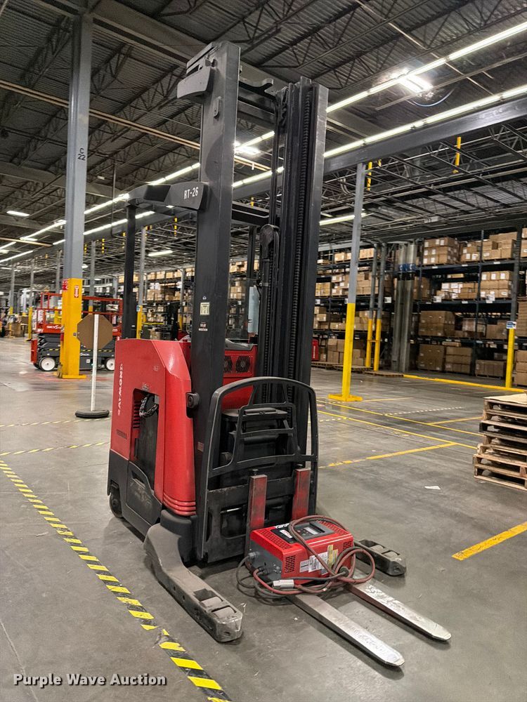 image for item NF9637 2006 Raymond 740R45TT reach truck