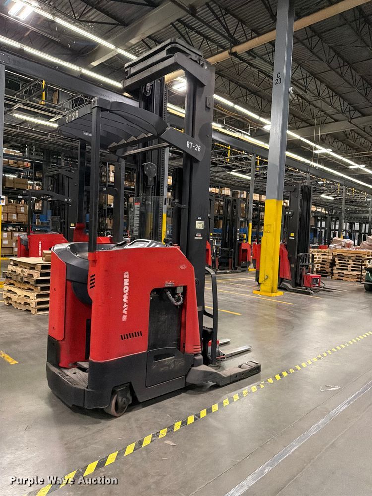 image for item NF9637 2006 Raymond 740R45TT reach truck