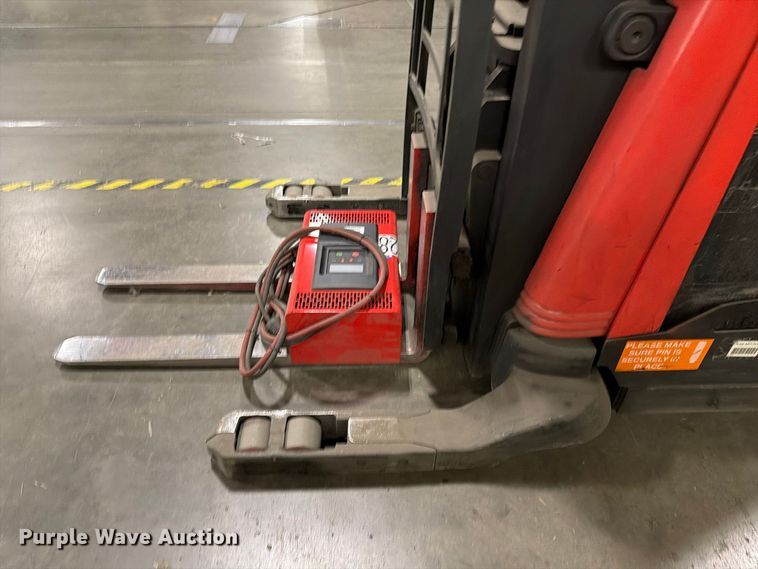 image for item NF9637 2006 Raymond 740R45TT reach truck