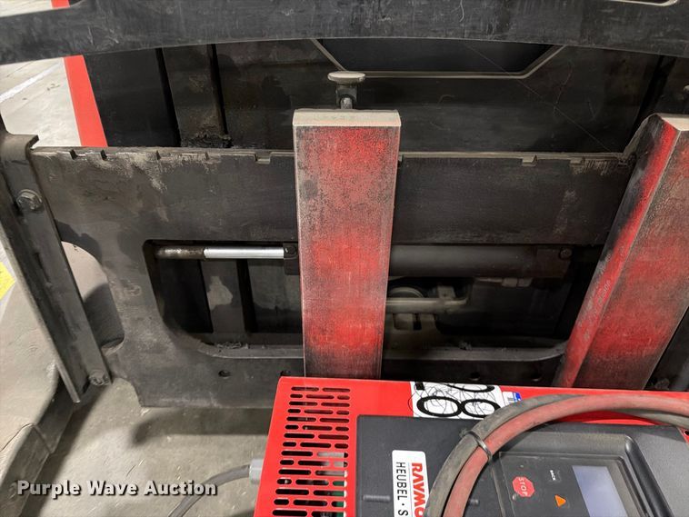 image for item NF9637 2006 Raymond 740R45TT reach truck