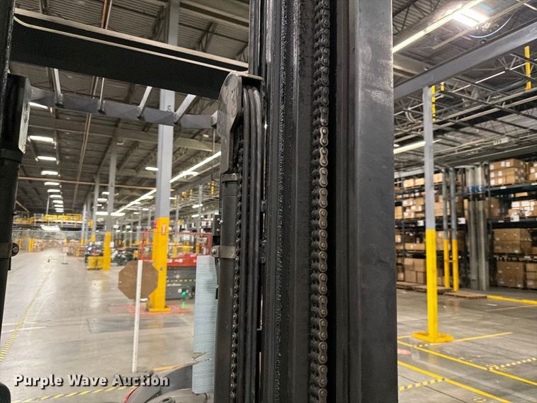 image for item NF9637 2006 Raymond 740R45TT reach truck