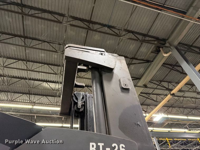 image for item NF9637 2006 Raymond 740R45TT reach truck