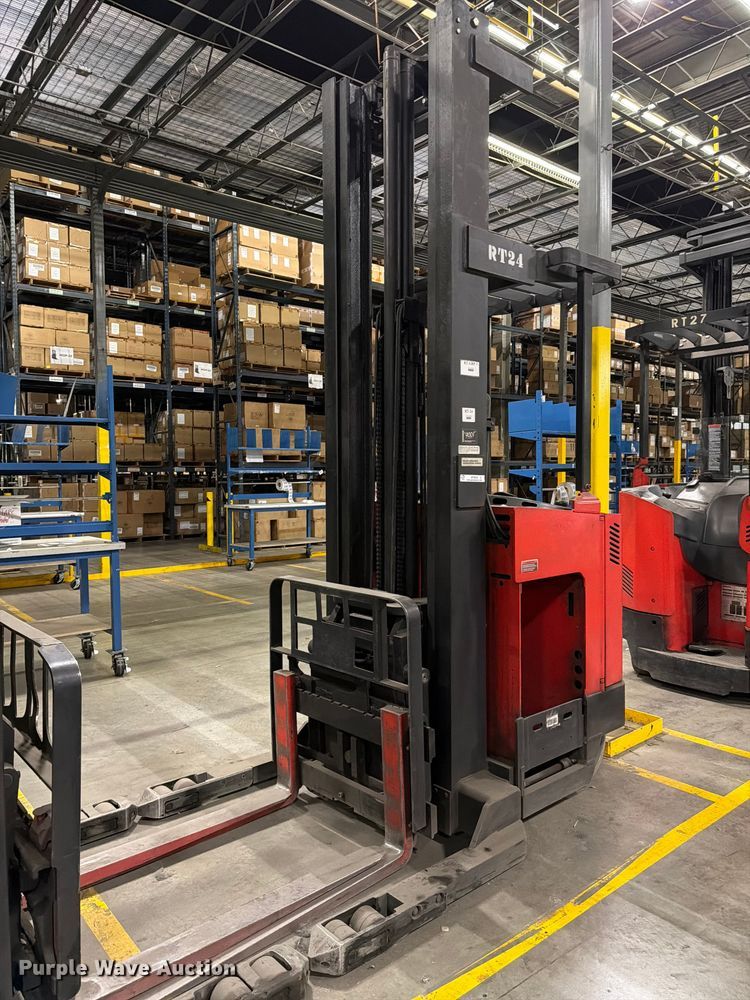 1997 Raymond EASI reach truck