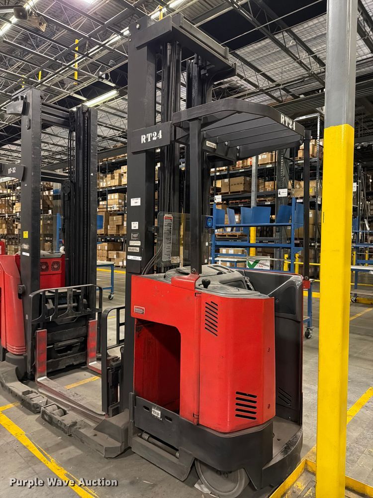 image for item NF9639 1997 Raymond EASI reach truck