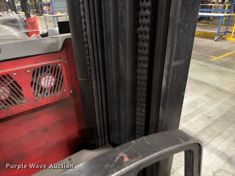 image for item NF9640 2006 Raymond 740 R45TT reach truck