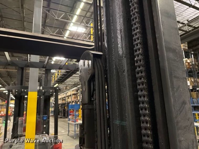 image for item NF9640 2006 Raymond 740 R45TT reach truck