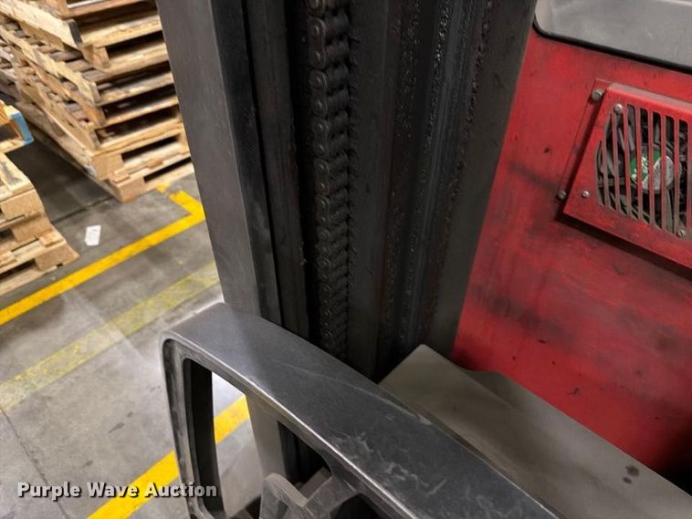image for item NF9640 2006 Raymond 740 R45TT reach truck
