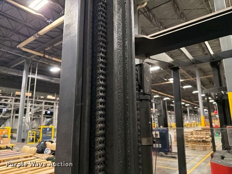 image for item NF9640 2006 Raymond 740 R45TT reach truck