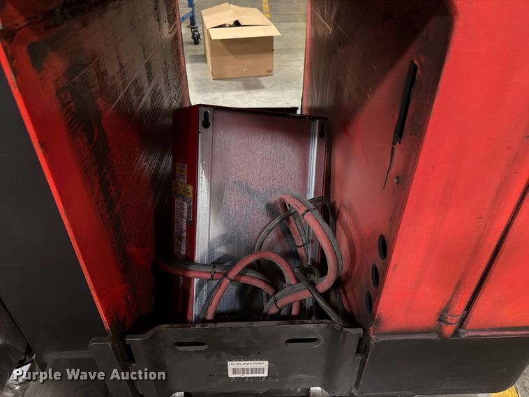 image for item NF9641 1997 Raymond EAS1 reach truck
