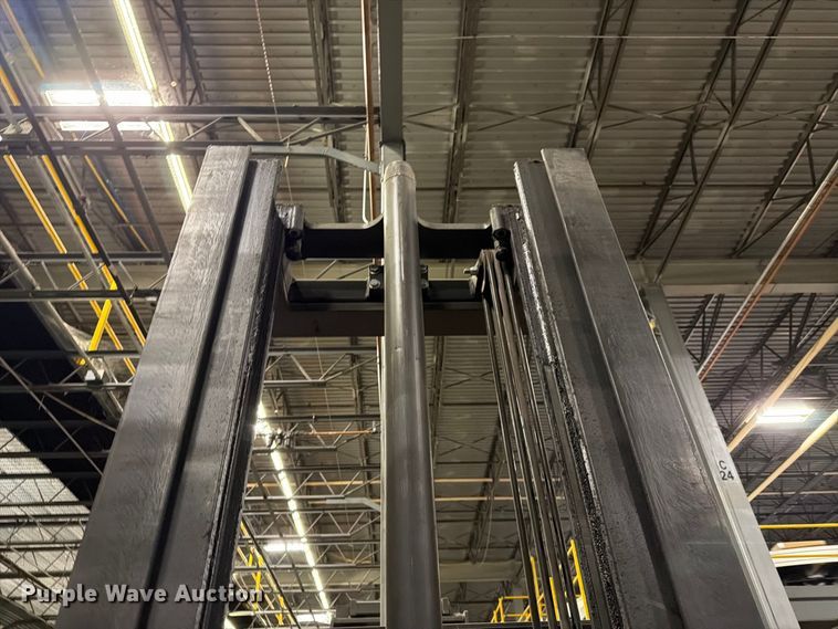 image for item NF9641 1997 Raymond EAS1 reach truck