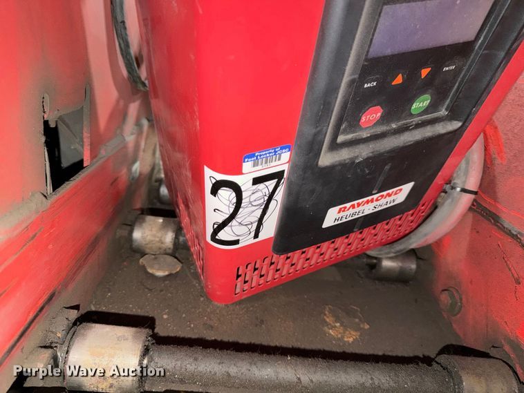 image for item NF9641 1997 Raymond EAS1 reach truck