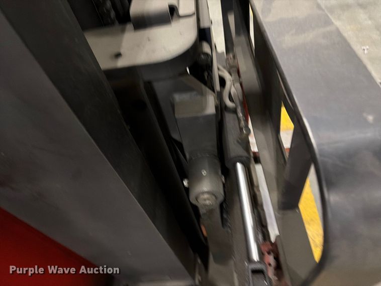 image for item NF9642 1997 Raymond EAS1 reach truck