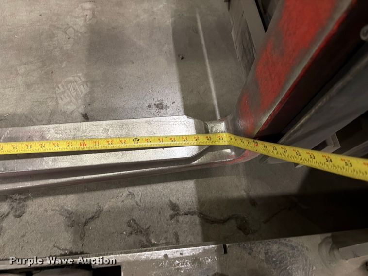image for item NF9642 1997 Raymond EAS1 reach truck