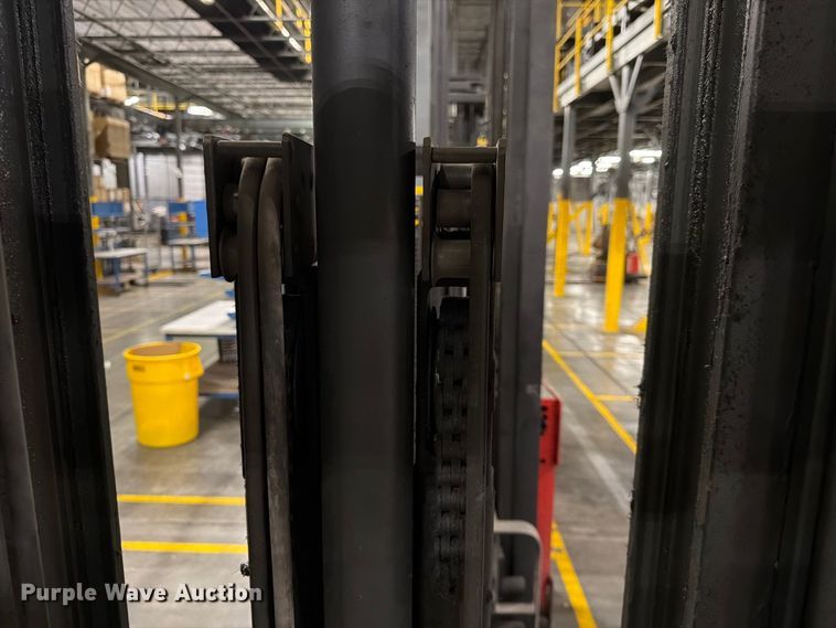 image for item NF9642 1997 Raymond EAS1 reach truck