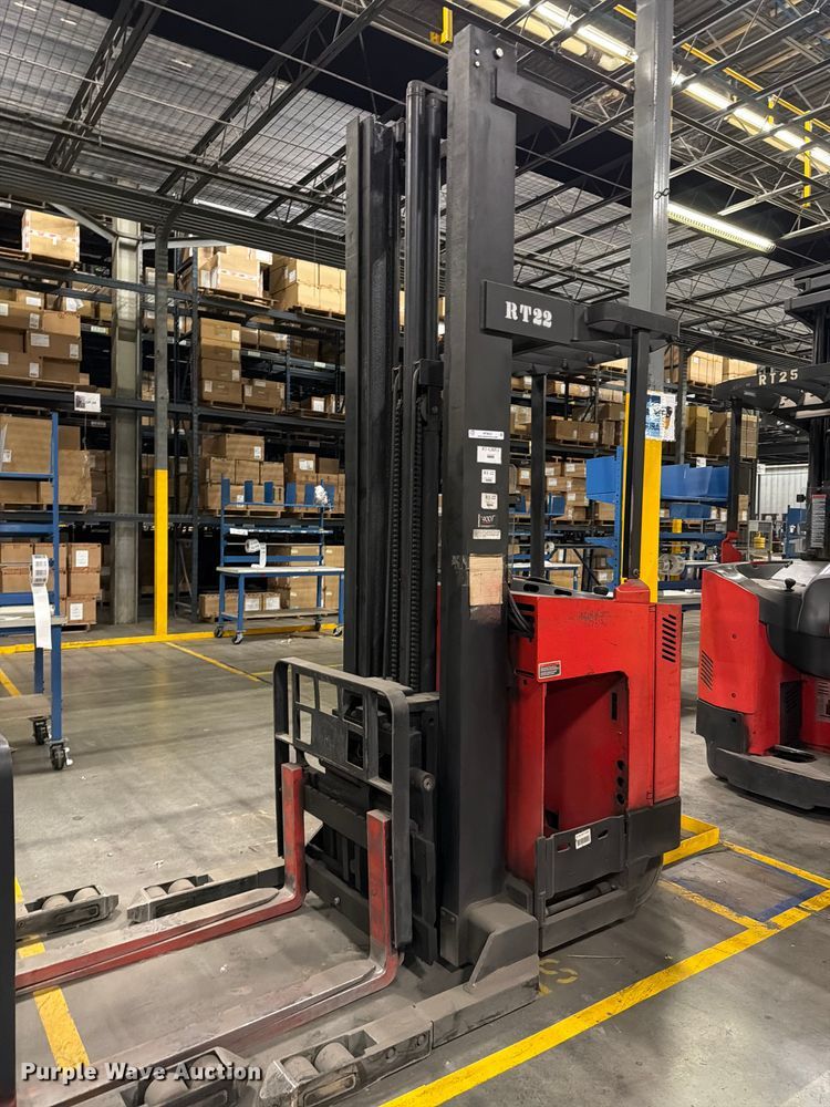 1997 Raymond EAS1 reach truck