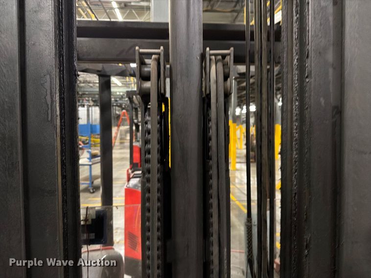 image for item NF9643 1997 Raymond EAS1 reach truck