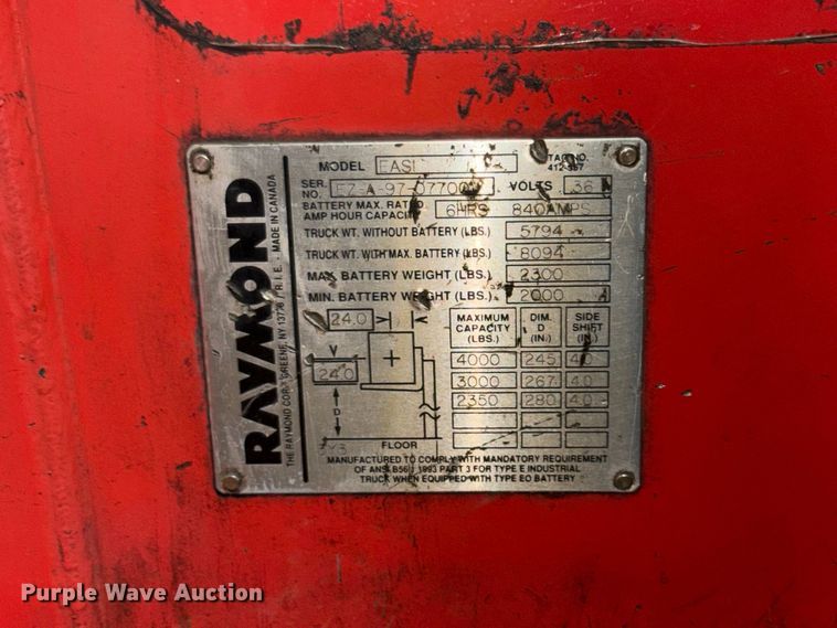 image for item NF9643 1997 Raymond EAS1 reach truck