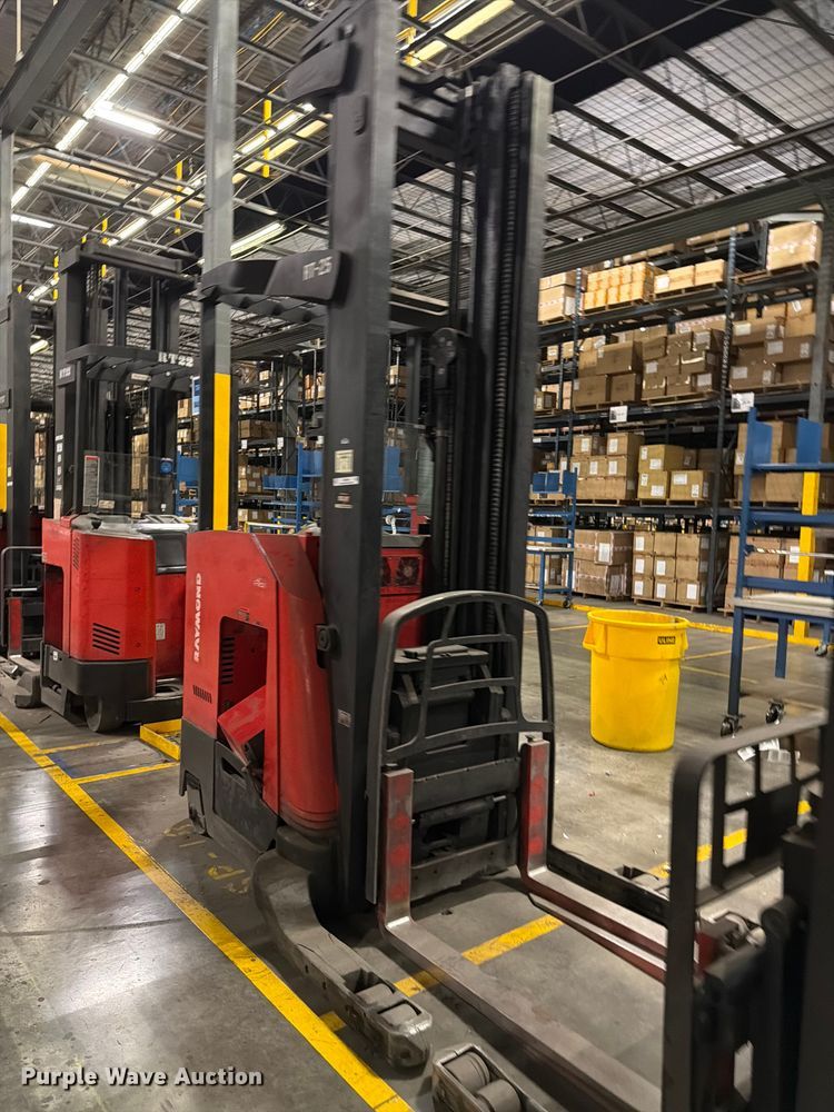 image for item NF9644 2006 Raymond 740R45TT reach truck