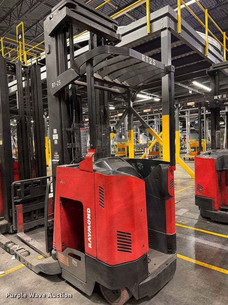 image for item NF9644 2006 Raymond 740R45TT reach truck