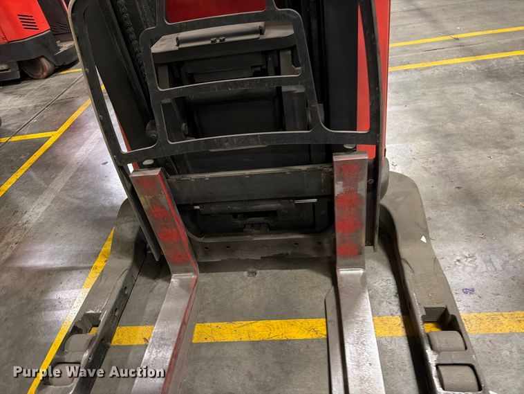 image for item NF9644 2006 Raymond 740R45TT reach truck
