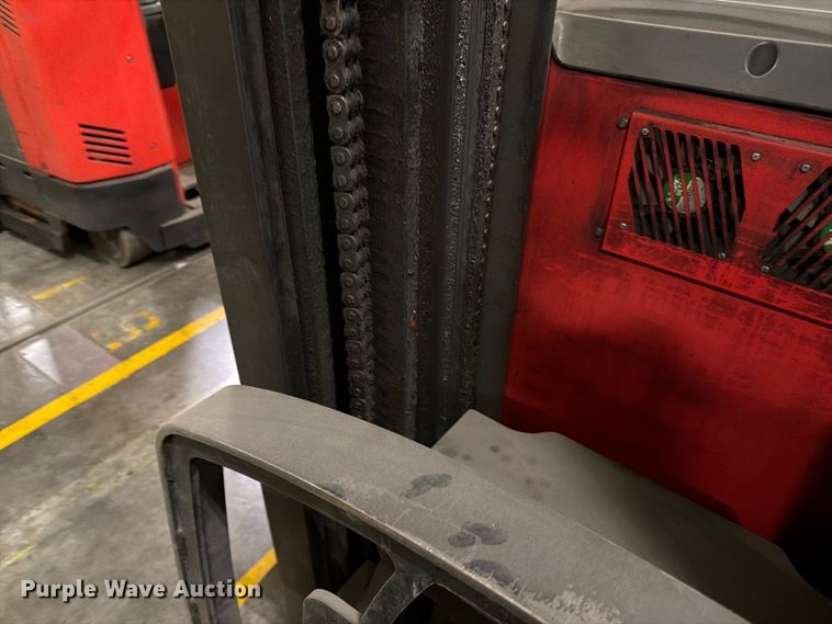image for item NF9644 2006 Raymond 740R45TT reach truck
