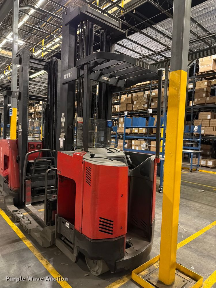 image for item NF9645 1997 Raymond EAS1 reach truck