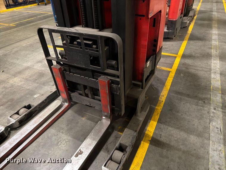 image for item NF9645 1997 Raymond EAS1 reach truck