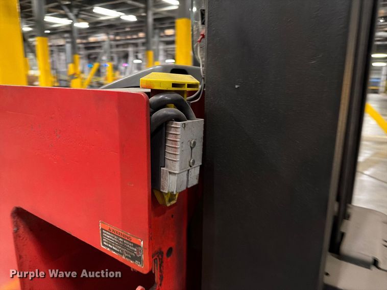 image for item NF9645 1997 Raymond EAS1 reach truck