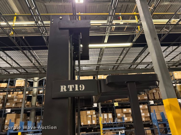 image for item NF9645 1997 Raymond EAS1 reach truck