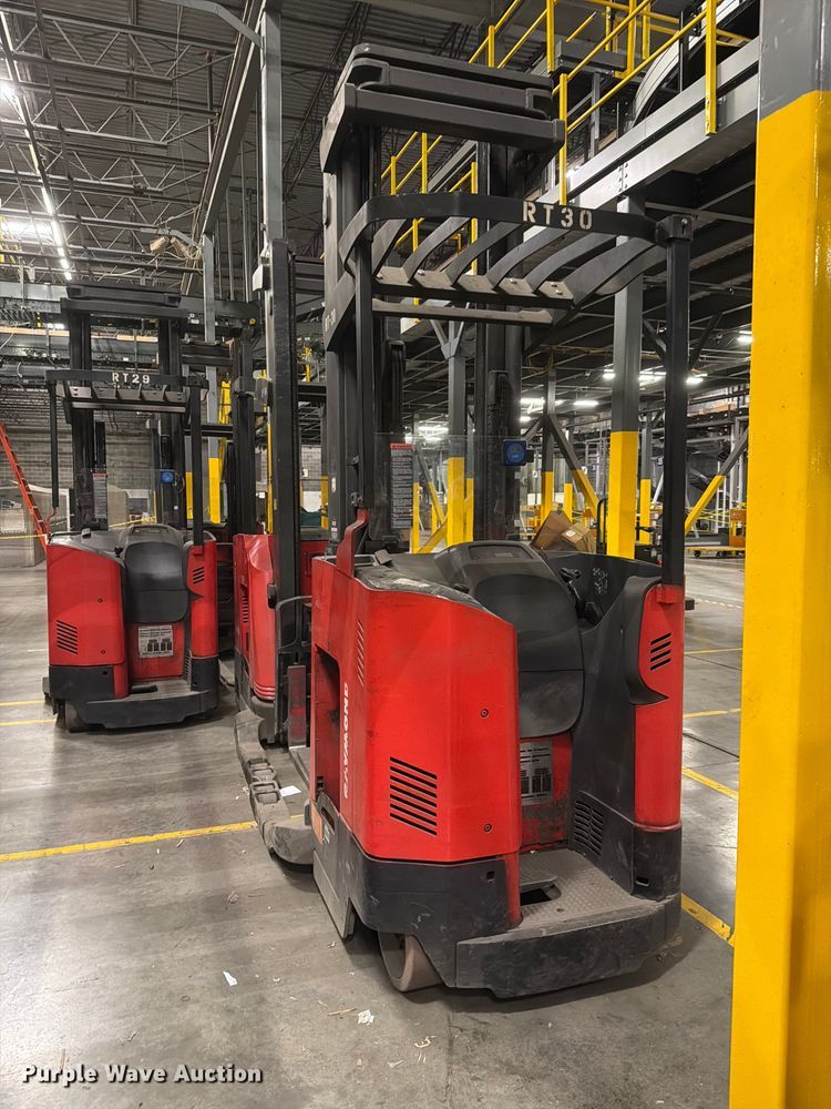 image for item NF9646 2006 Raymond 740R45TT reach truck