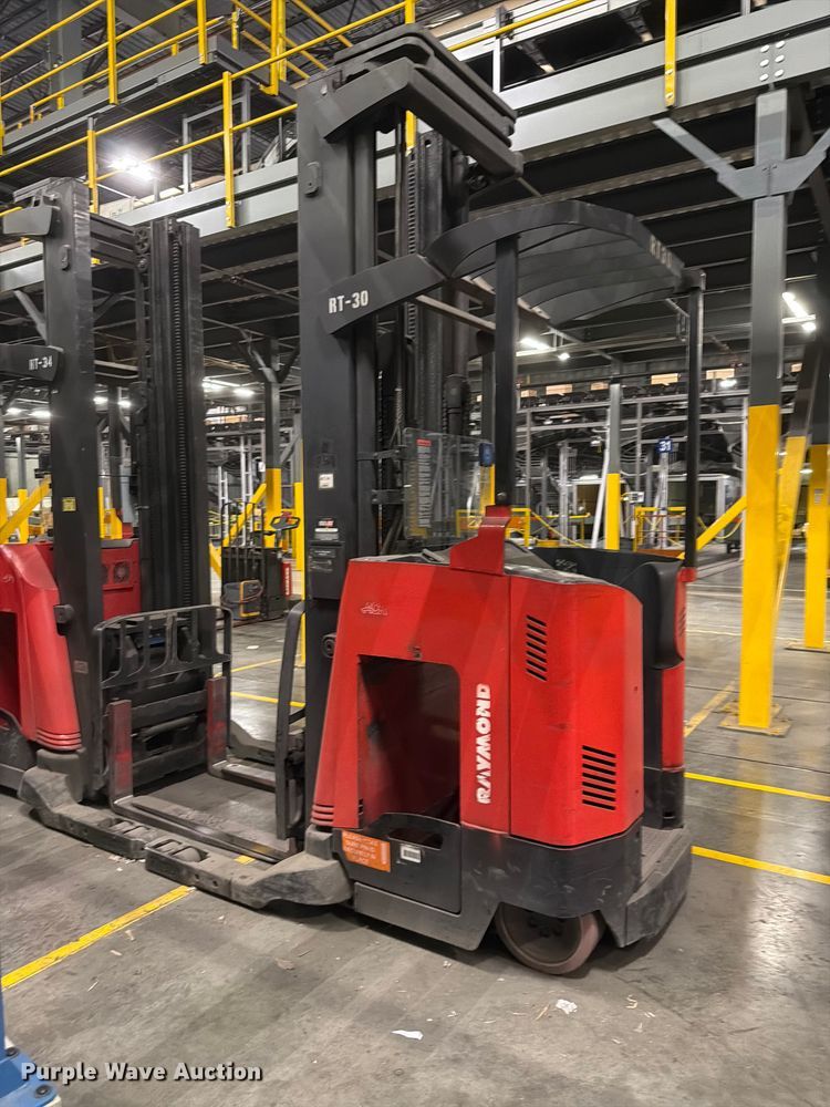 image for item NF9646 2006 Raymond 740R45TT reach truck