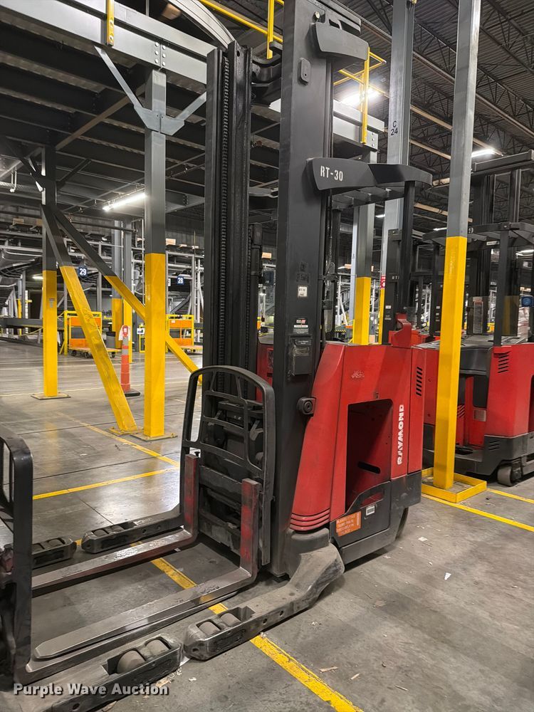image for item NF9646 2006 Raymond 740R45TT reach truck