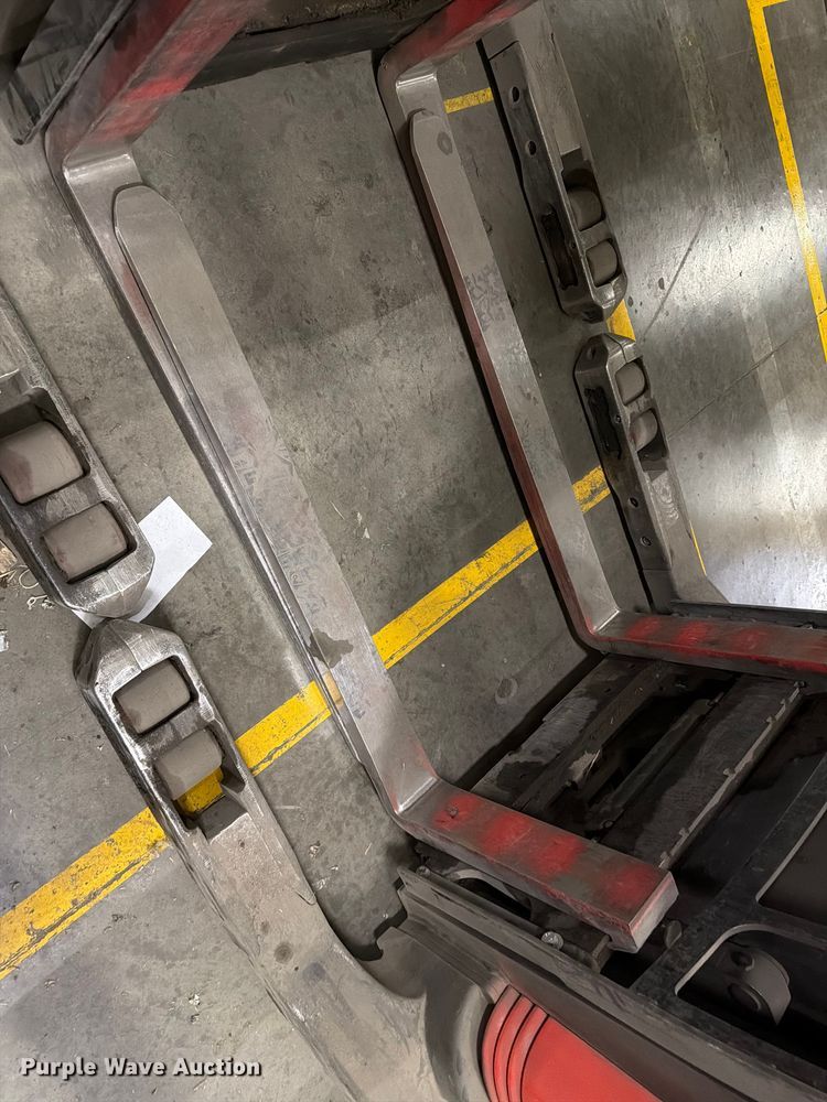image for item NF9646 2006 Raymond 740R45TT reach truck