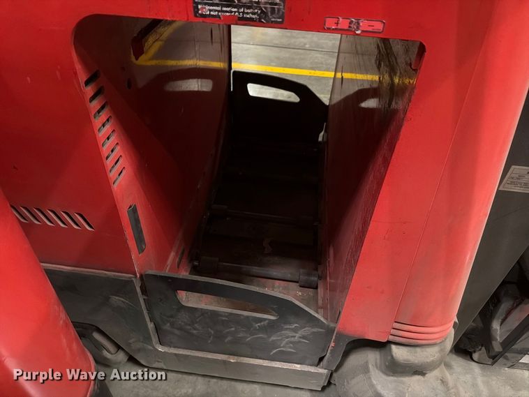 image for item NF9647 2014 Raymond 740R45TT reach truck