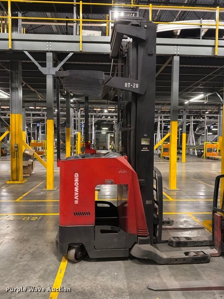 image for item NF9648 2006 Raymond 740R45TT reach truck