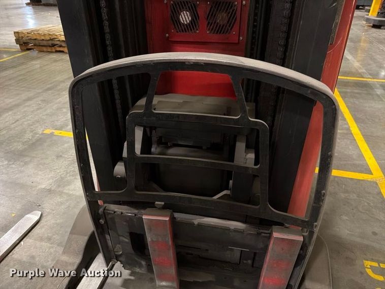 image for item NF9648 2006 Raymond 740R45TT reach truck