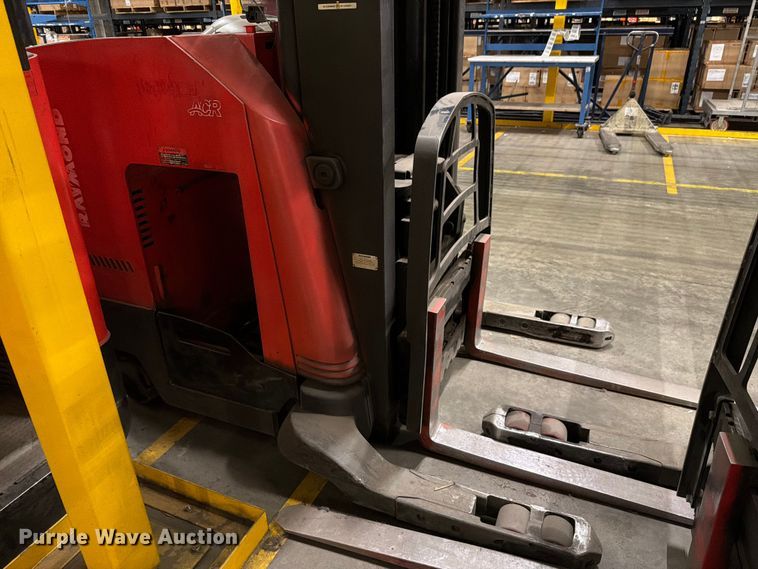 image for item NF9649 2006 Raymond 740R45TT reach truck