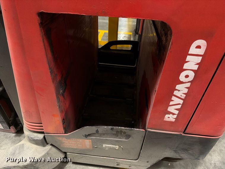 image for item NF9649 2006 Raymond 740R45TT reach truck