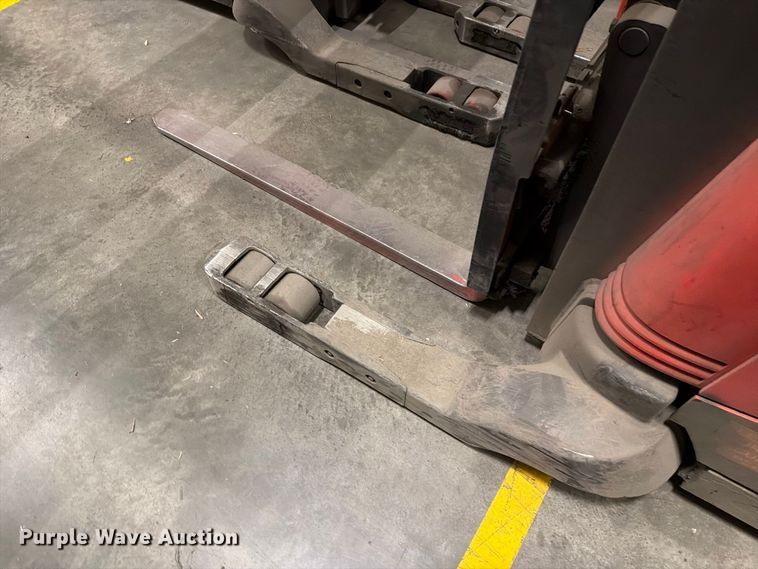 image for item NF9649 2006 Raymond 740R45TT reach truck