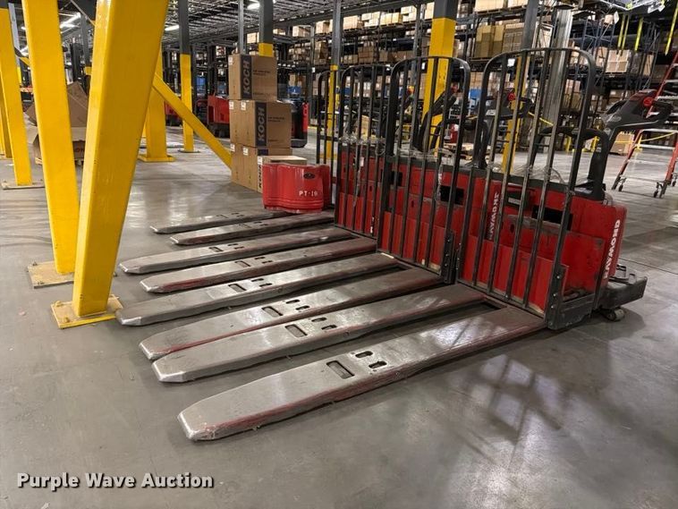 (4) 2004 Raymond 112TM FRE80I pallet jacks