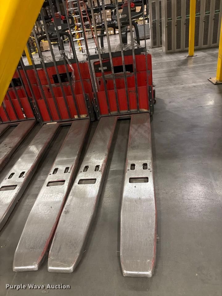 image for item NF9650 (4) 2004 Raymond 112TM FRE80I pallet jacks