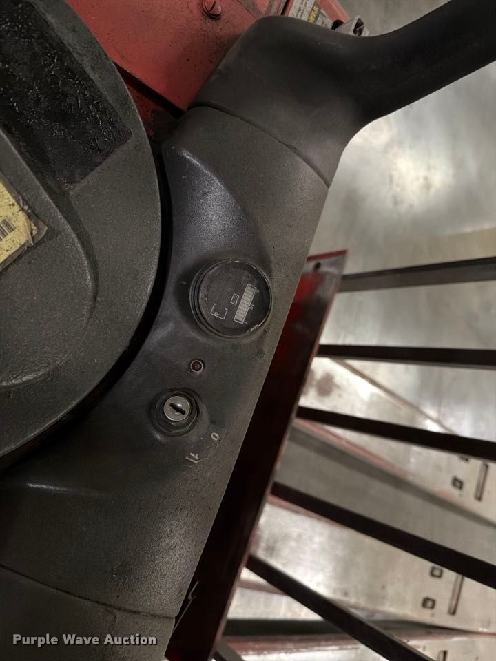 image for item NF9650 (4) 2004 Raymond 112TM FRE80I pallet jacks