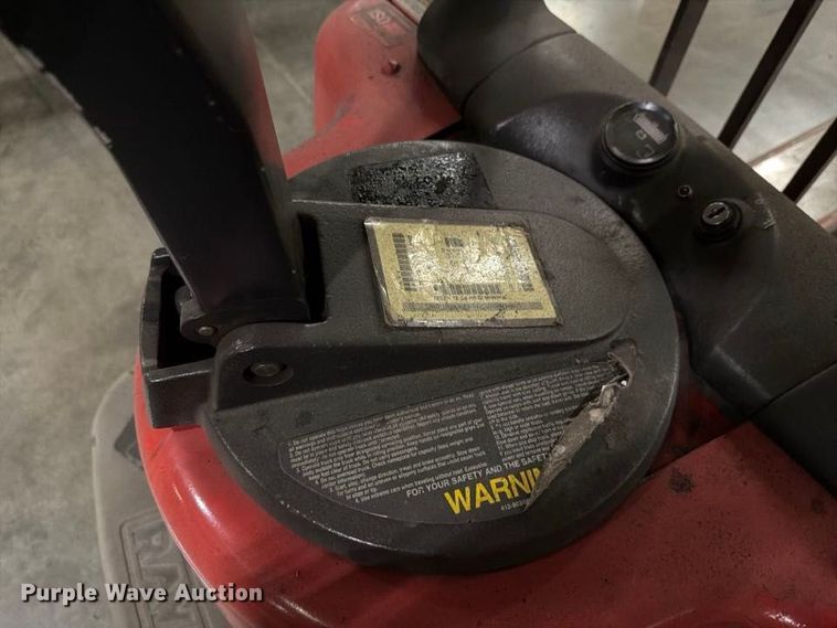 image for item NF9650 (4) 2004 Raymond 112TM FRE80I pallet jacks