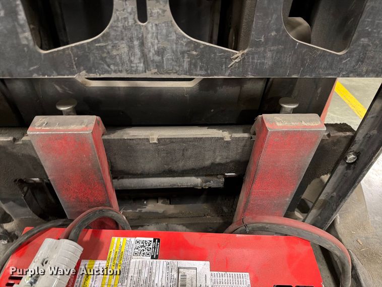 image for item NF9651 2015 Raymond 750-R45TT reach truck