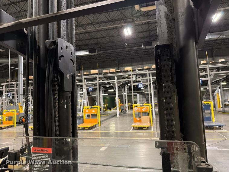 image for item NF9651 2015 Raymond 750-R45TT reach truck
